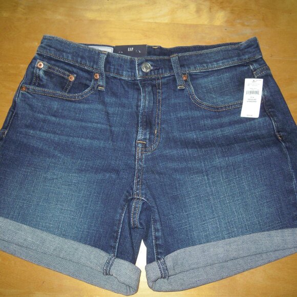 Gap Denim Jean Shorts Women's Size 4/27 Mid Rise Medium Wash Cuffed NWT - Picture 1 of 3